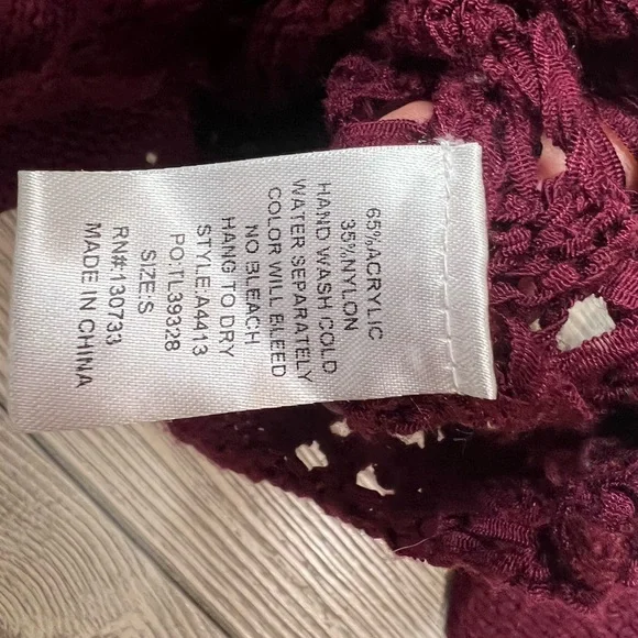 Umgee knit sweater size small, like new, washed on delicate & air dried. - Picture 7 of 7